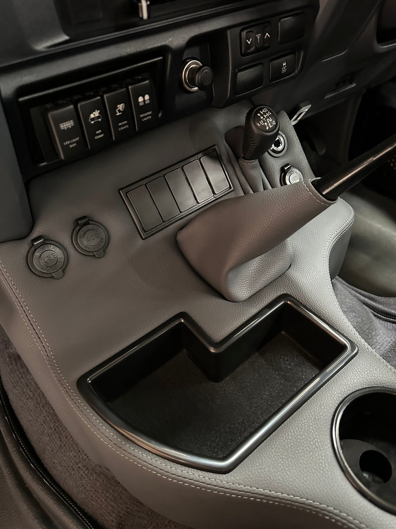 V1 Premium Floor Console – Charging Sockets & (5) Rocker Switch Panel