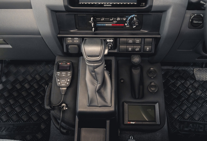 Centre 2.8L Auto Accessories Wings