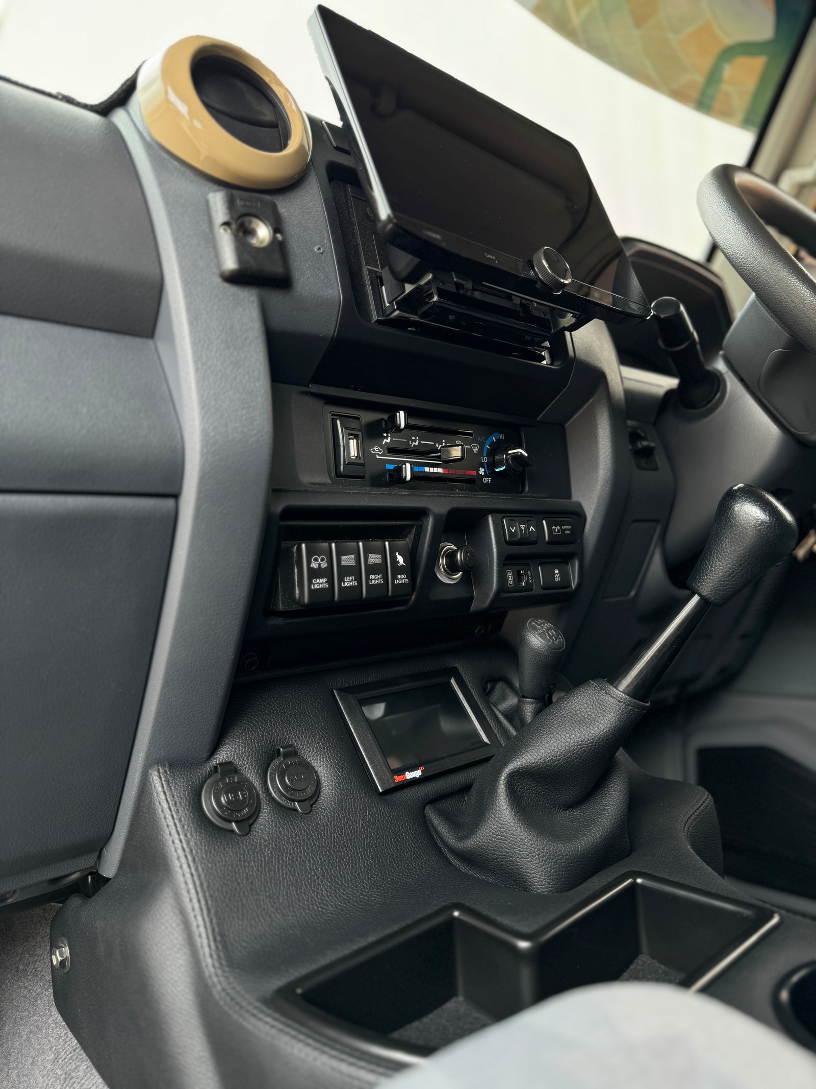 Premium Floor Console - Charging Sockets & Scan Gauge III