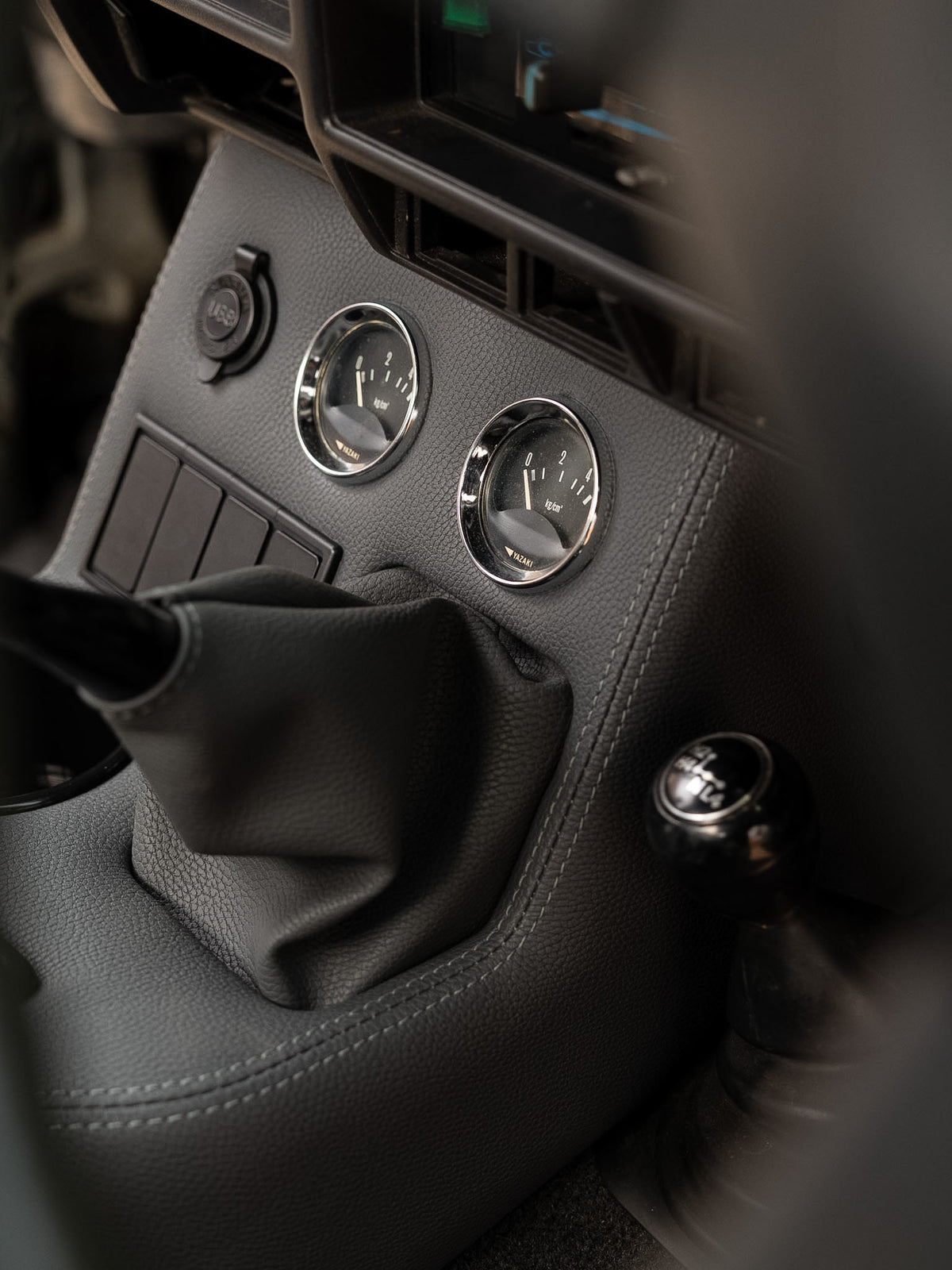 Original Full Length Floor Console- 75 Series Ute