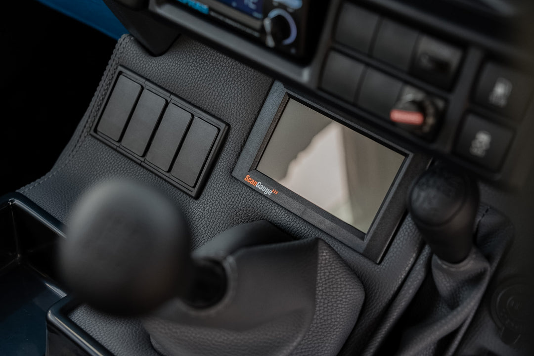 Premium Console - 4 Rocker Switch Panel & Scan Gauge III