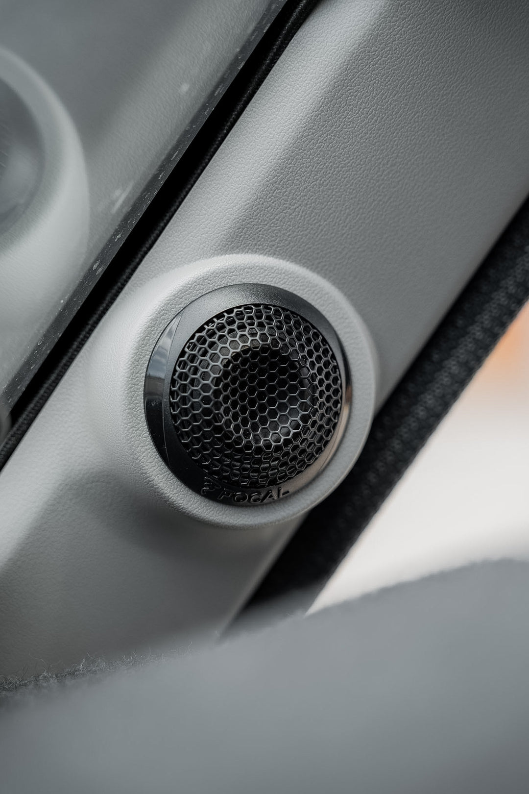 Tweeter Pillar Pods – LandCruiser 70 Series Stereo Upgrade