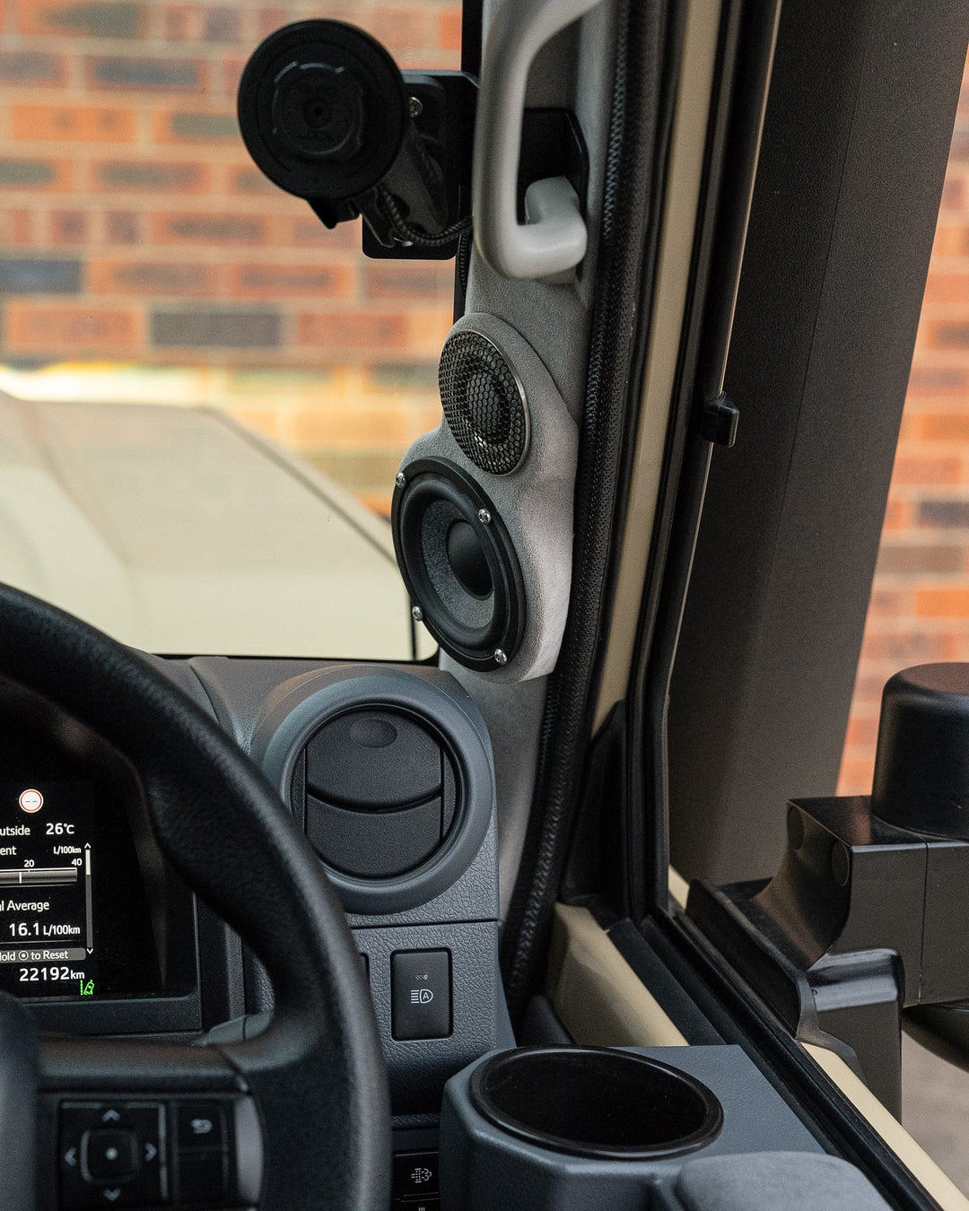 70 Series : 3-Way A-Pillar Speaker Pods