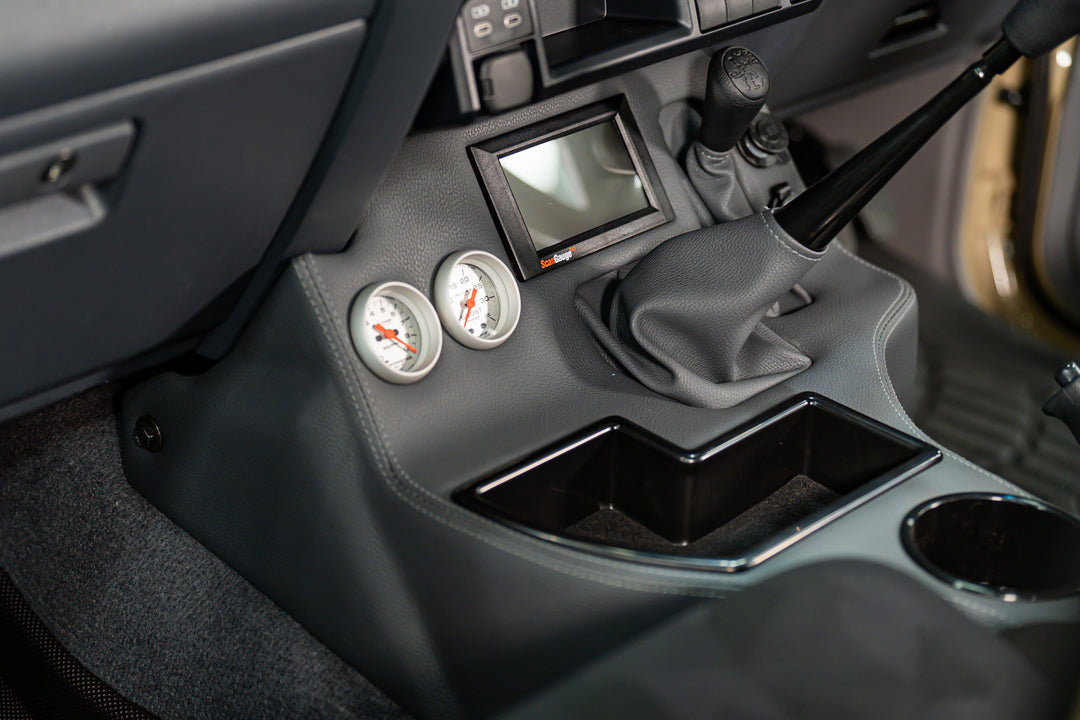 Premium Console - 2 Gauges Holes & Scan Gauge III