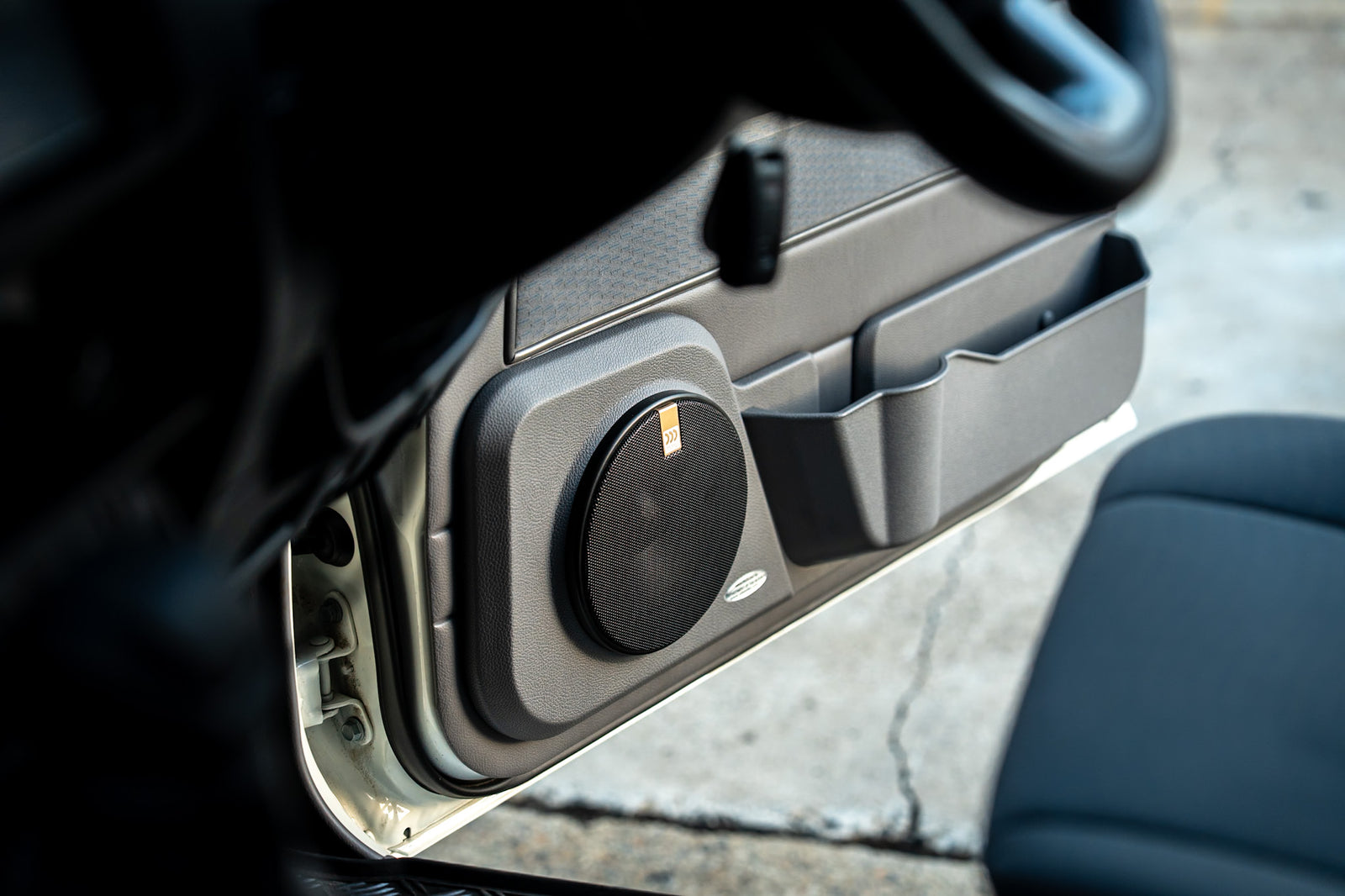 80 Series Front Speaker Door Pods