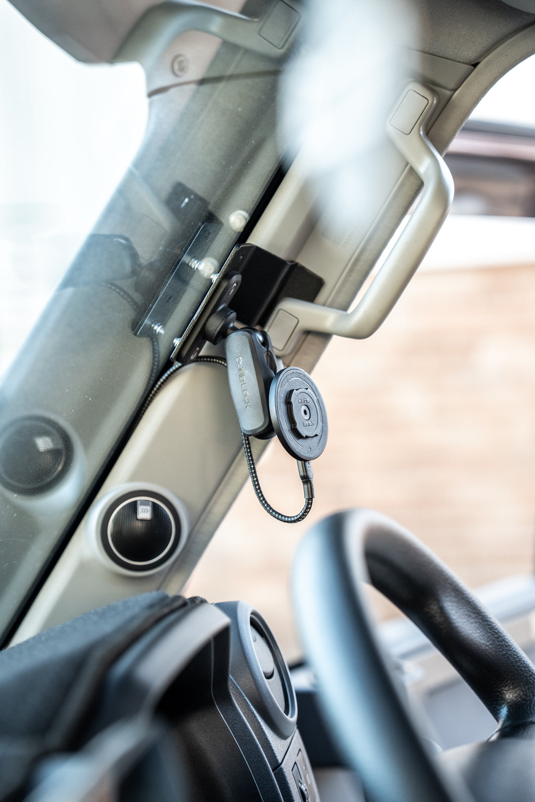 Pillar Bracket to suit Quad Lock